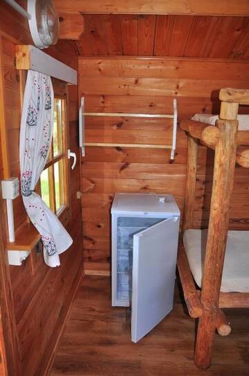Фото номера Коттедж (для 4 взрослых) Кемпинги Campsite Leiputrija г. Адажи 4