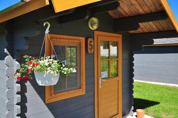 Фото номера Коттедж (для 4 взрослых) Кемпинги Campsite Leiputrija г. Адажи 3