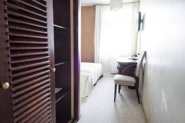 Фото номера Улучшенный двухместный номер с 1 кроватью Отель Port Hotel г. Адажи 4