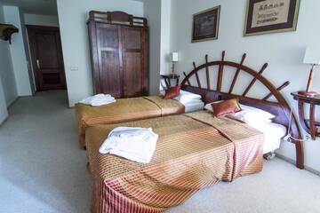 Фото номера Двухместный номер Делюкс с 2 отдельными кроватями Отель Port Hotel г. Адажи 5
